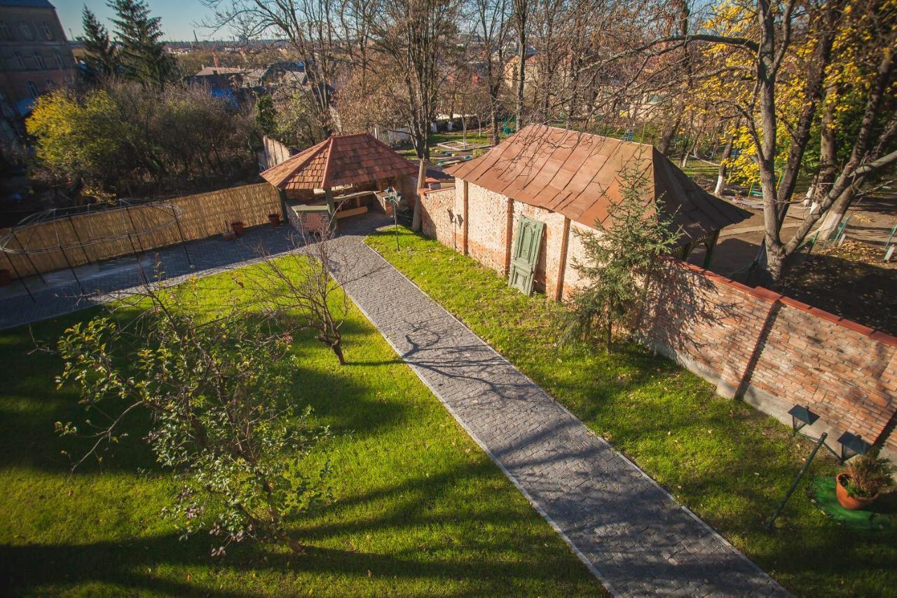 Boutique Hotel Villa P Uzhhorod Exterior photo