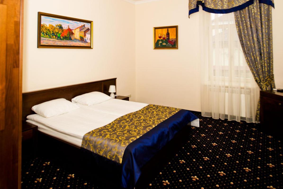 Boutique Hotel Villa P Uzhhorod Exterior photo