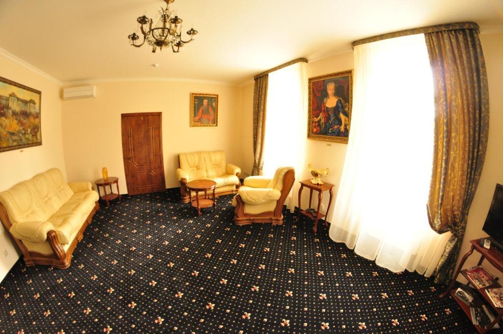 Boutique Hotel Villa P Uzhhorod Exterior photo